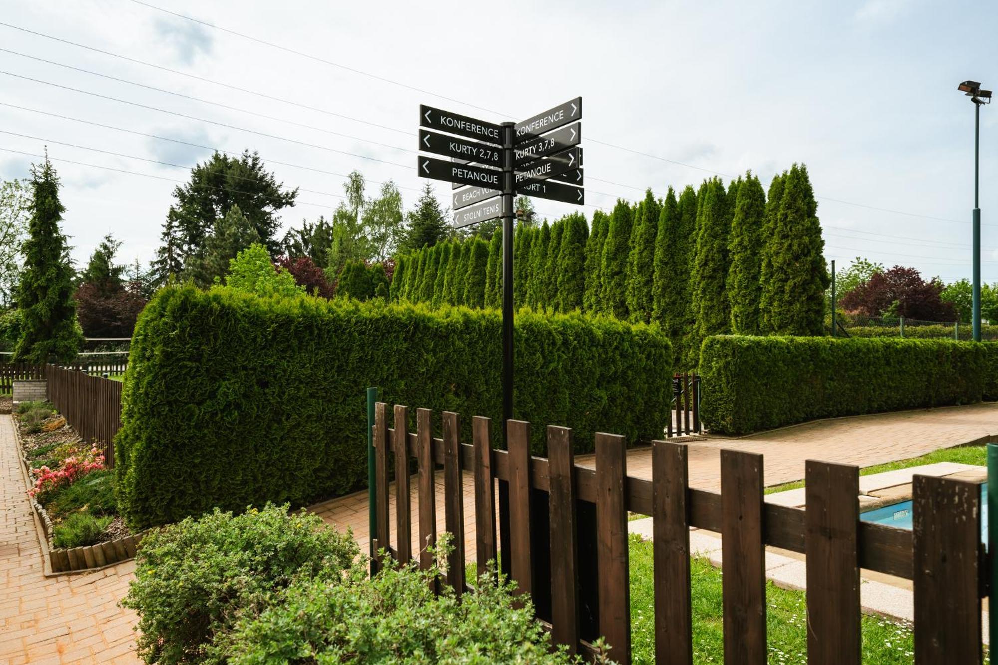 Oaza Ricany Exterior photo